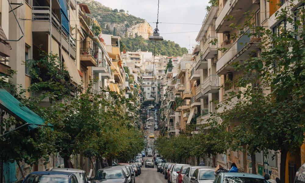 Εξάρχεια: Βίντεο ντοκουμέντο με τέταρτη επίθεση από τον «Δράκο» των Εξαρχείων